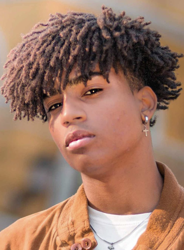 Men's twist-out curls hairstyle